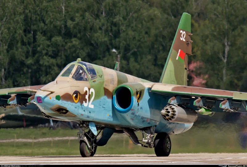 Истребитель Су 25