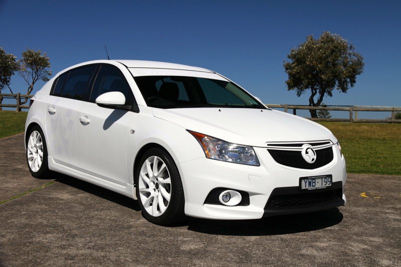 Chevrolet Cruze sport6 2012
