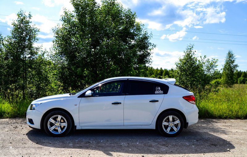 Chevrolet Cruze 2012 белый