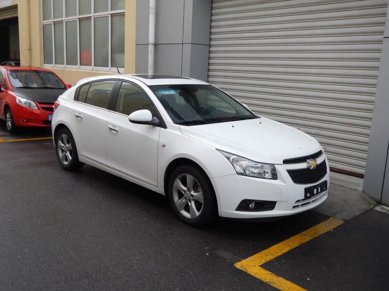 Chevrolet Cruze 2012 белый