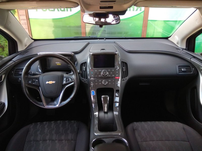 Chevrolet Volt 2012 салон