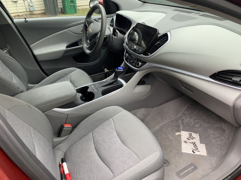 Chevrolet Volt 2017 салон