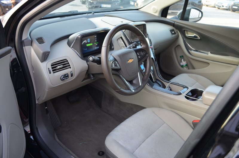 Chevrolet Volt 2017 салон