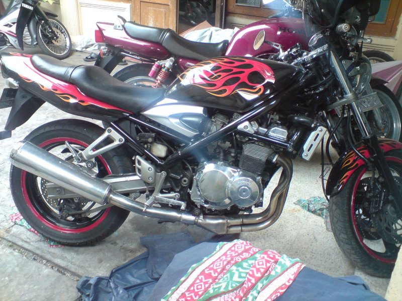 Сузуки GSF 400