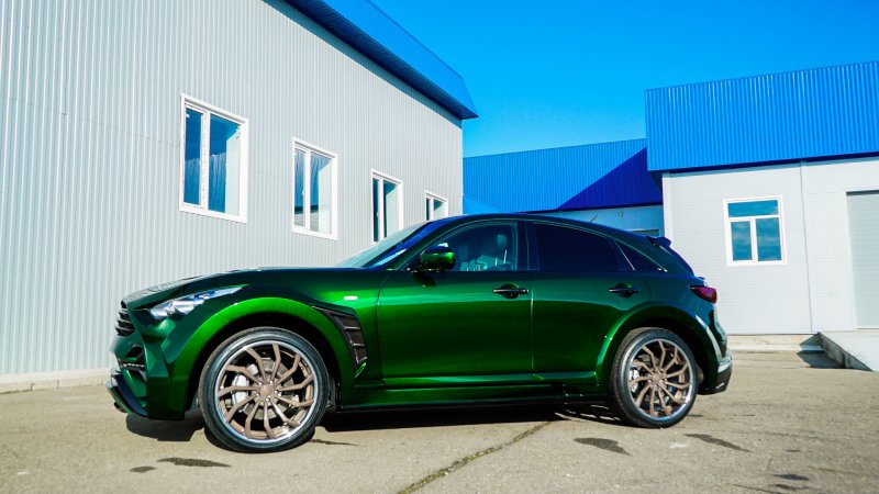 Infiniti FX Green