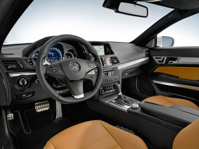 Mercedes e212 Interior