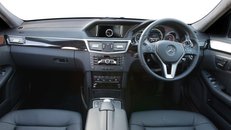 Mercedes Benz e class 2012 салон