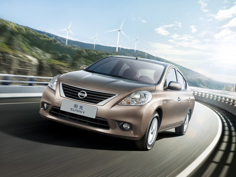Nissan Sunny 2012