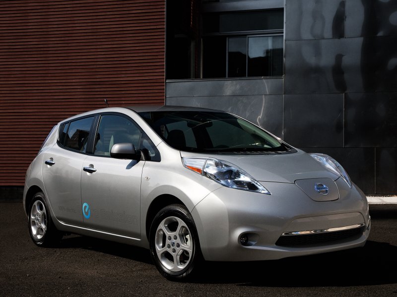 Nissan Leaf электромобиль
