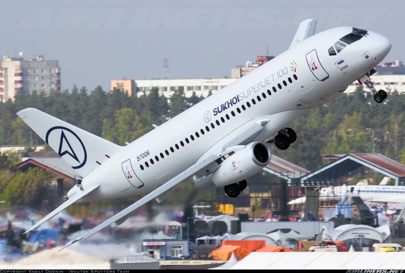 Самолет SSJ-100 салон