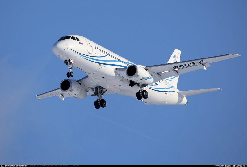 Sukhoi Superjet 100-95lr