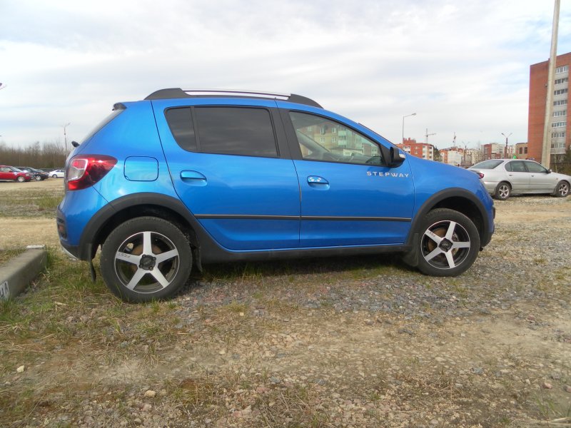 Renault Sandero Stepway r16