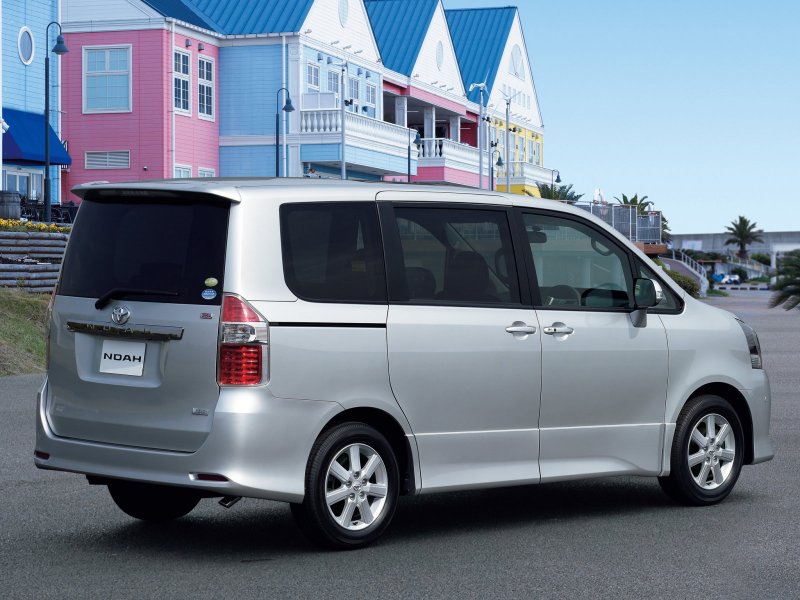 Toyota Alphard белый