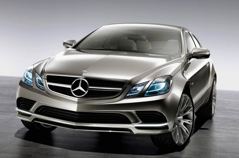 Мерседес-Бенц (Mercedes-Benz).