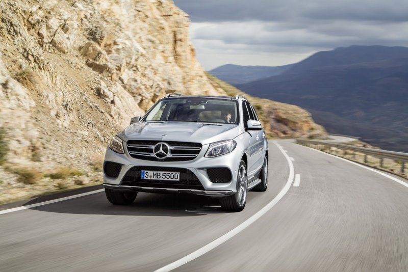 Мерседес-Бенц e500 4matic