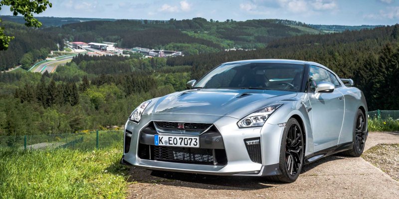 Ниссан Скайлайн r35