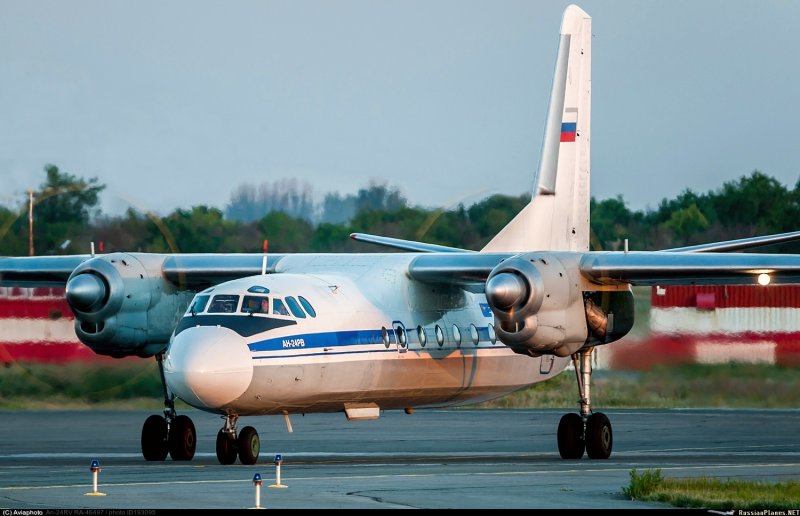 АН-24 пассажирский самолёт