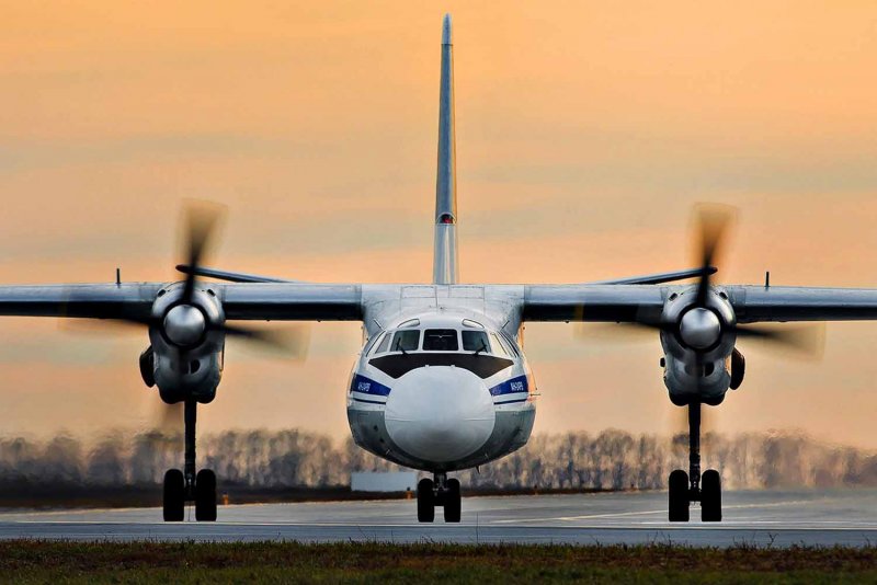 АН-24 пассажирский самолёт