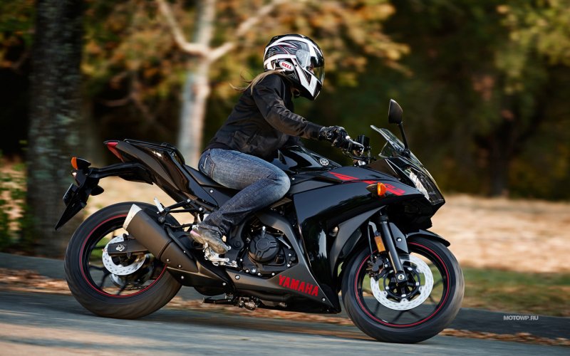 Yamaha r3 2015
