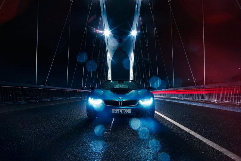 BMW i8 ночью