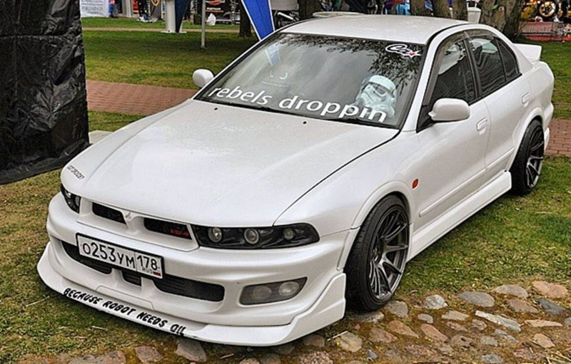 MMC Galant VR-4