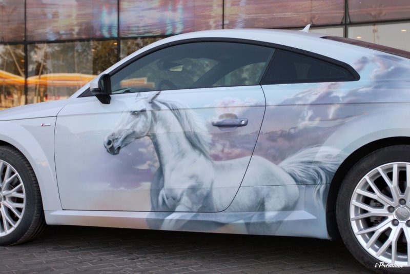 Аэрография на белом авто