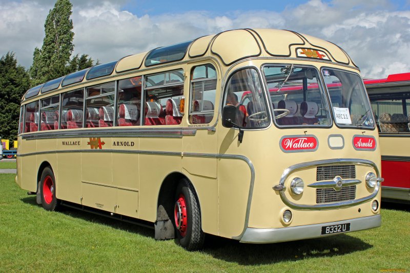 Автобус Toyota Coaster