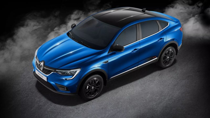 Renault Arkana синяя