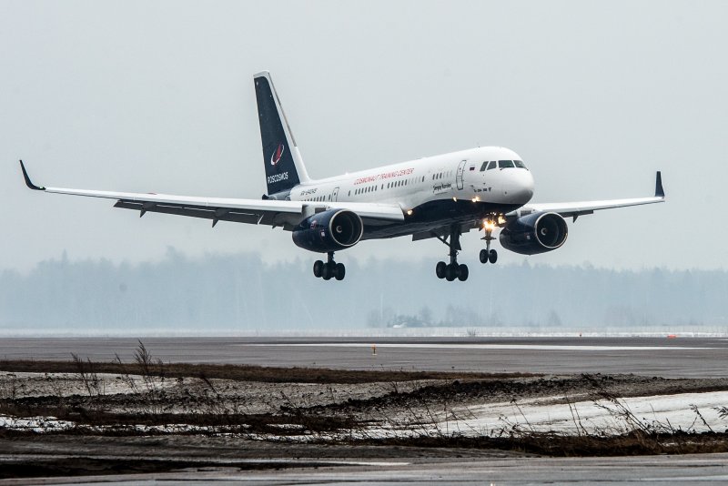 Ту-204 пассажирский самолёт