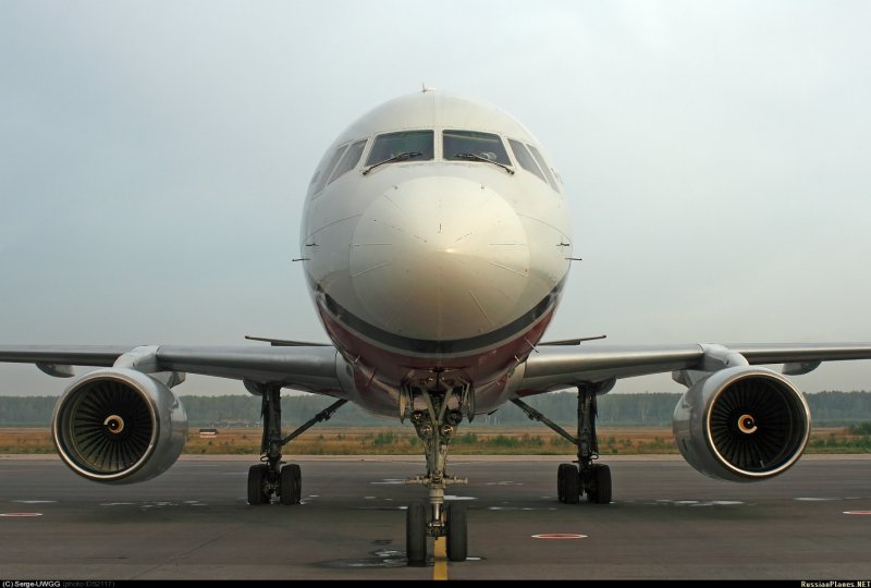 Ту-204 пассажирский самолёт