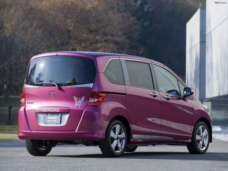 Honda freed Spike