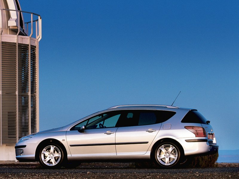 Peugeot 407 универсал сзади