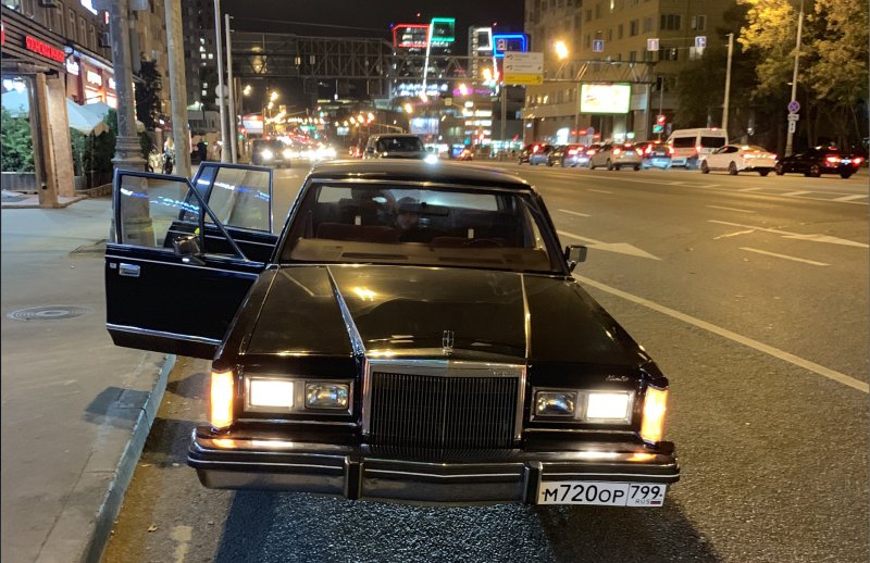 Lincoln Town car бронированный