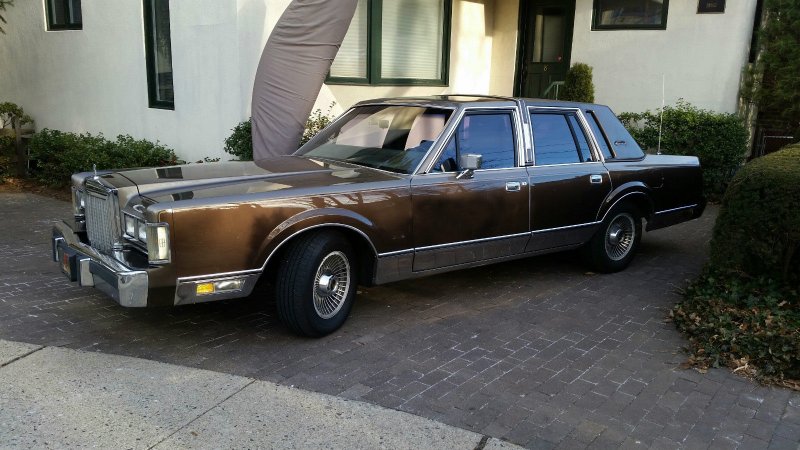 Lincoln Town car 1985