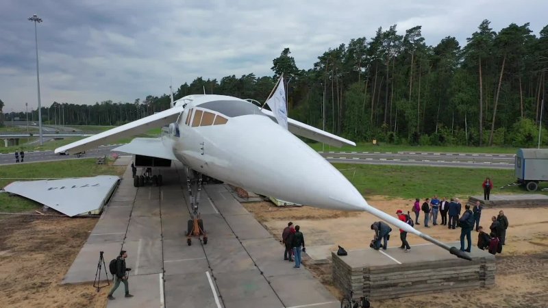 Жуковский самолет ту 144