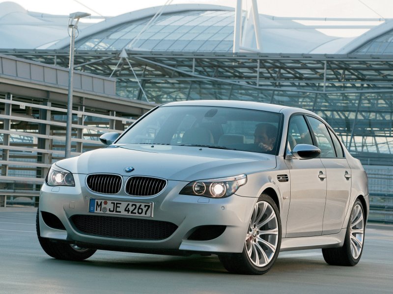 BMW m5 e60 2003