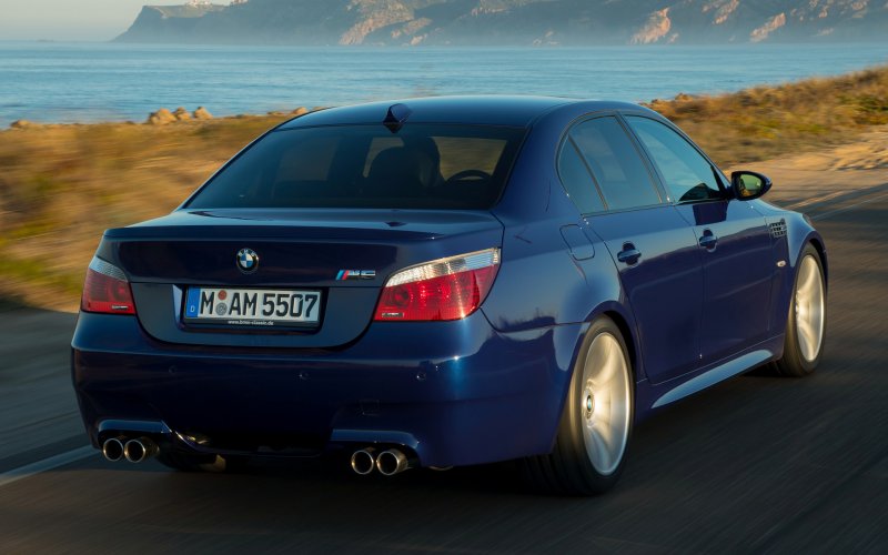 BMW m5 e60 2004