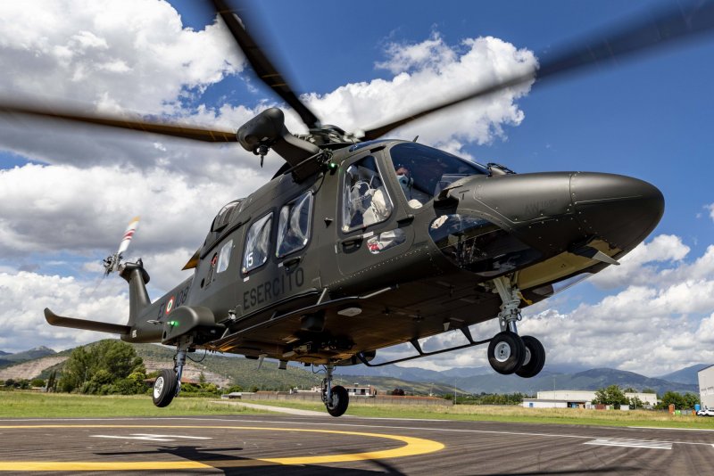 Aw169 вертолет