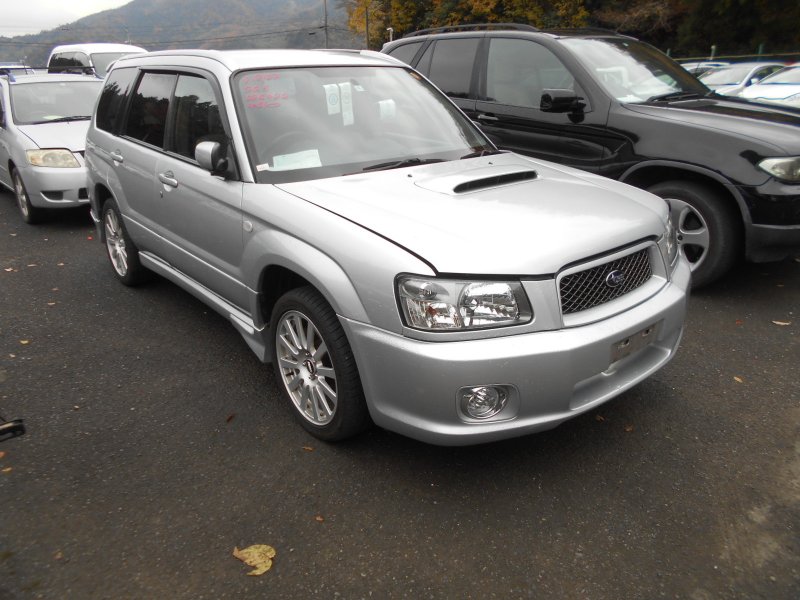 Subaru Forester sg5 серебристый