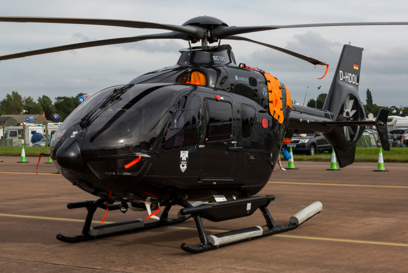 ЕС-135 вертолет