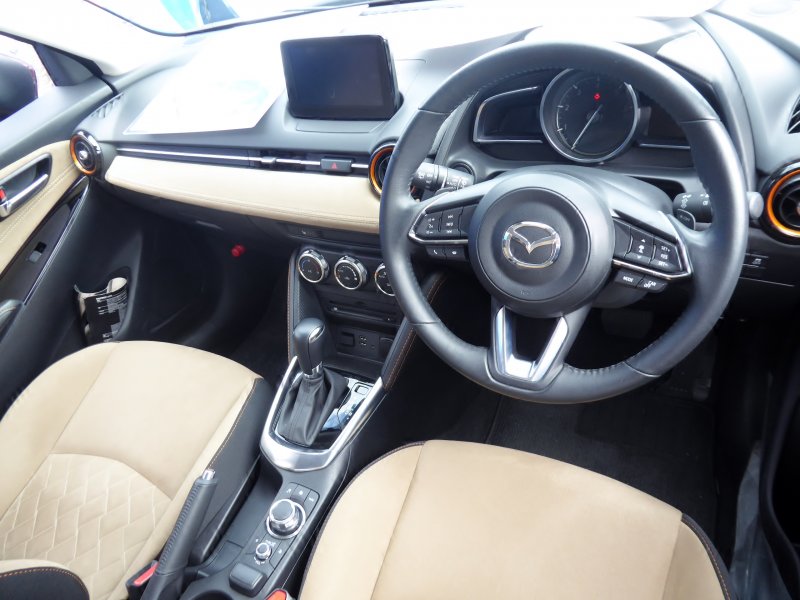 Mazda Demio 2017 салон