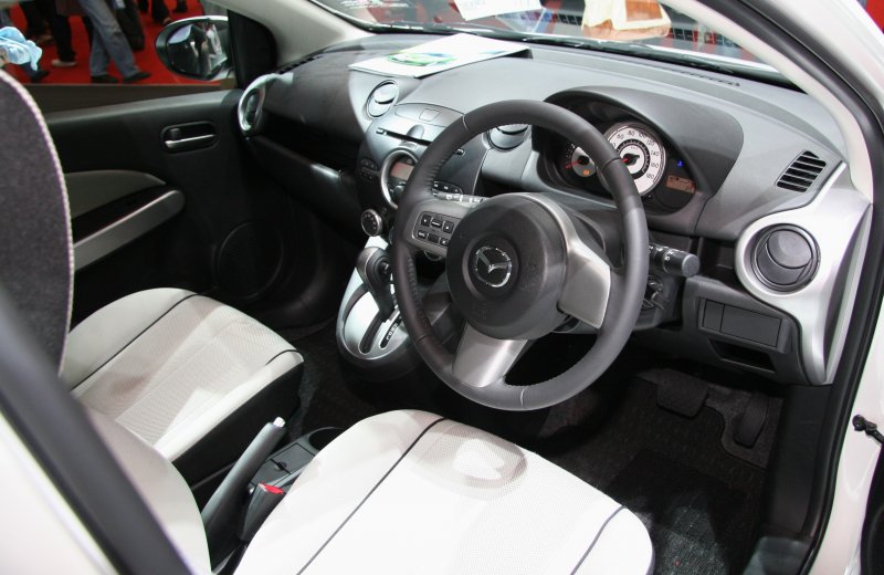 Mazda Demio 2008 салон