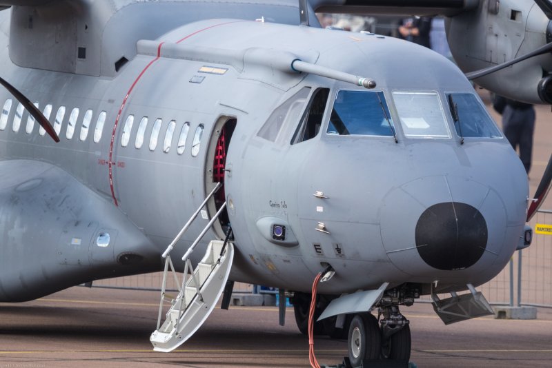 Американский военный турбовинтовой самолет