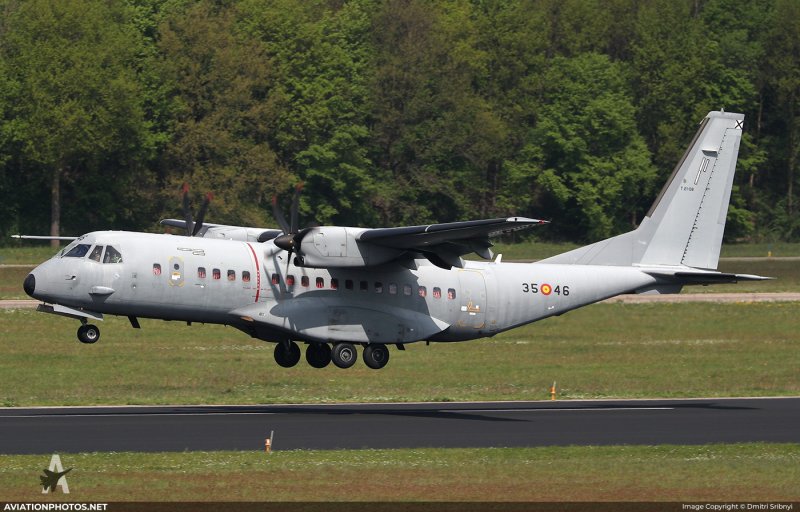 Самолет casa c-295