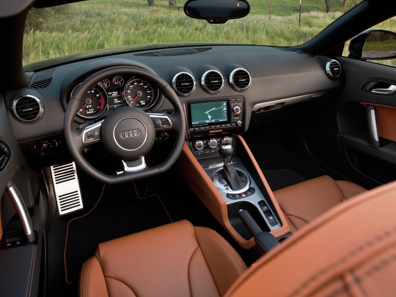 Audi TT RS 2011 салон
