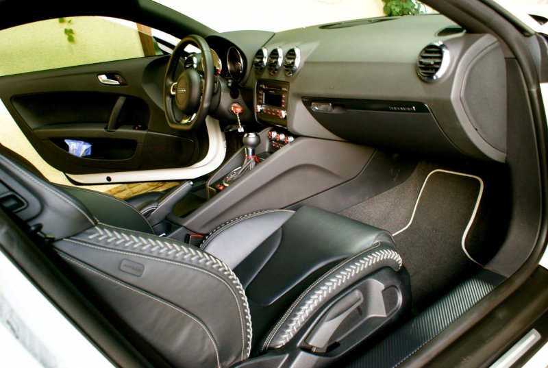 Audi TT 2011 салон