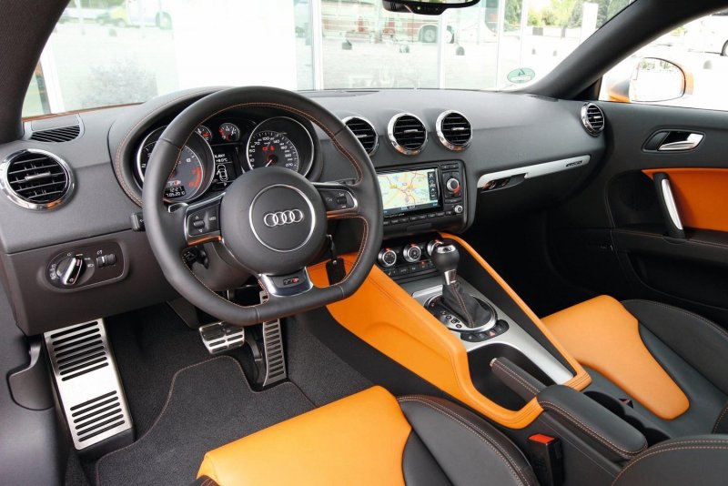 Audi TT 8n интерьер