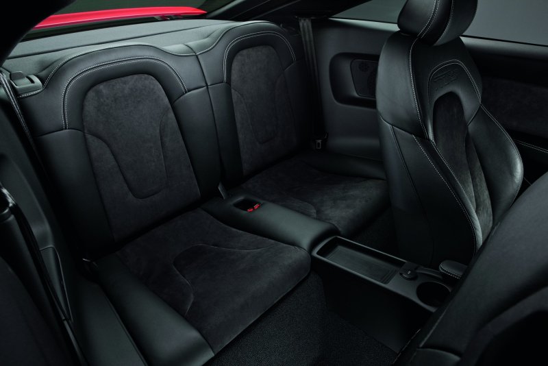 Audi TT 2020 салон сзади