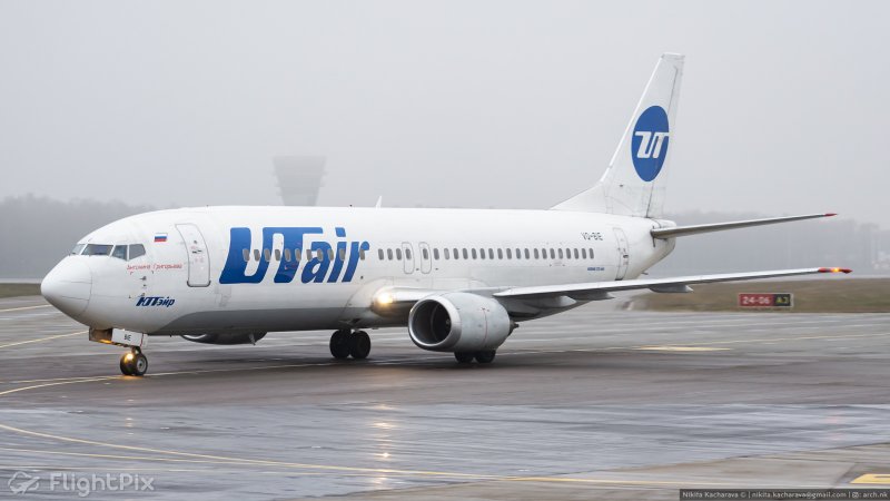Боинг 737-400 на взлете