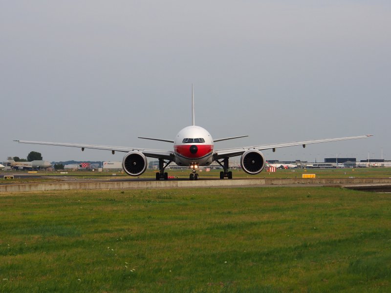Двери самолёта Боинг 747 внутри